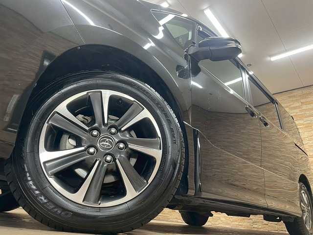 トヨタ ヴォクシーの画像19