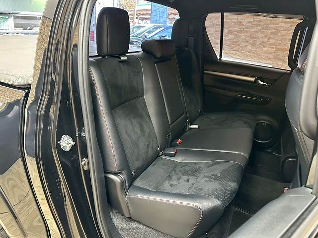 ハイラックスZ“GR SPORT” 内装他