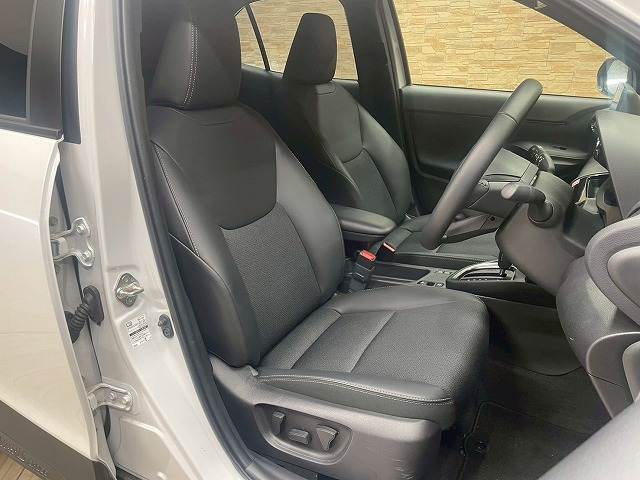 ヤリスクロスHYBRID Z ウルバーノ 内装他