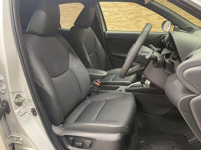 ヤリスクロスHYBRID Z ウルバーノ 内装他