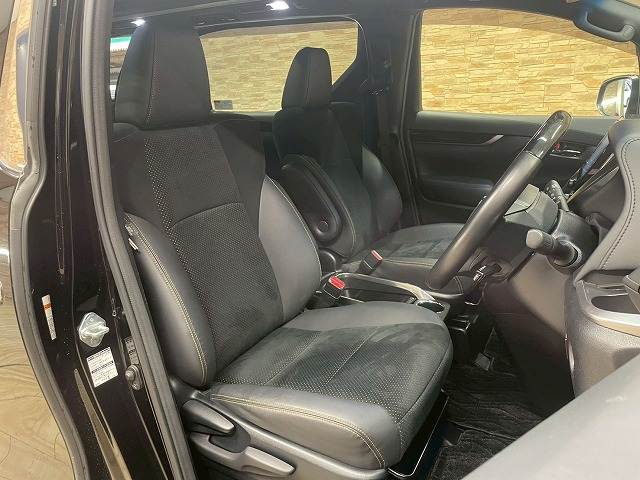 ヴェルファイアZ“GOLDEN EYES” 内装他