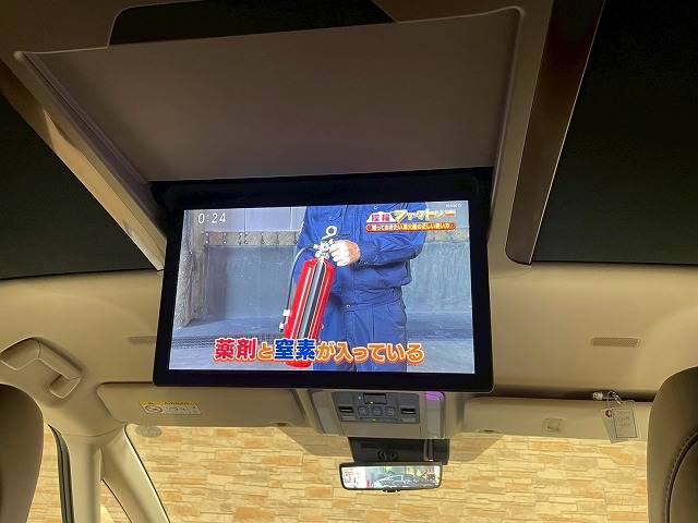 トヨタ アルファードハイブリッドの画像8