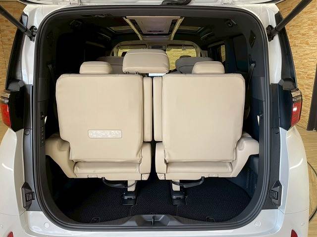 トヨタ アルファードハイブリッドの画像13