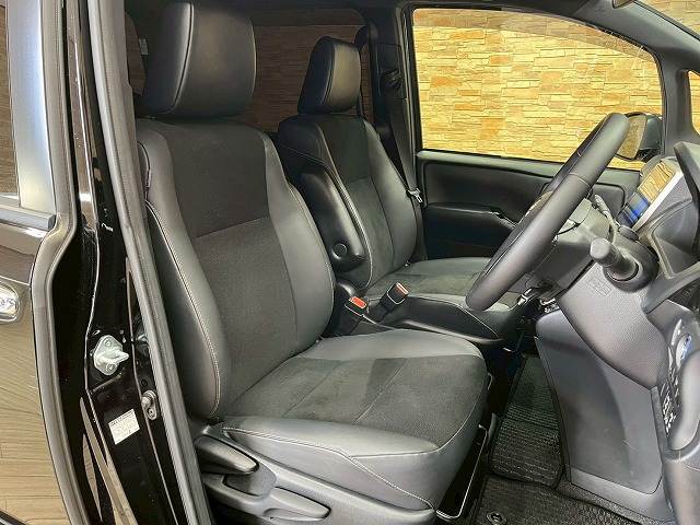 ノアハイブリッドSi“W×B”II 内装他