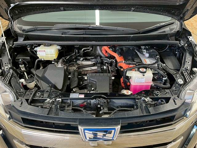 トヨタ ノアハイブリッドの画像18