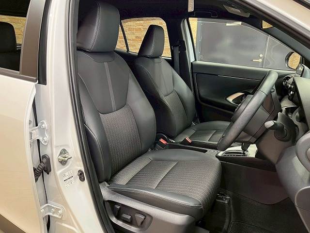 ヤリスクロスHYBRID Z 内装他