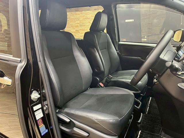 ノアハイブリッドHYBRID Si“W×BII” 内装他