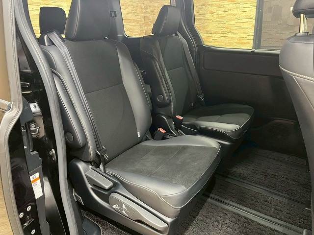 ノアハイブリッドHYBRID Si“W×BII” 内装他