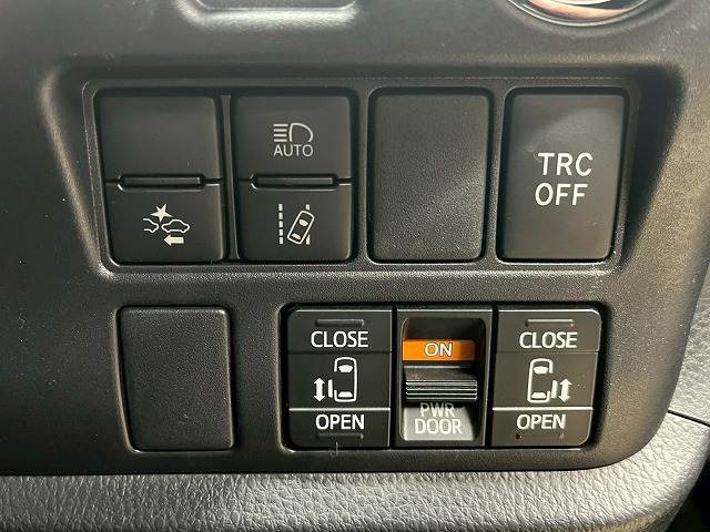 トヨタ ノアハイブリッドの画像8