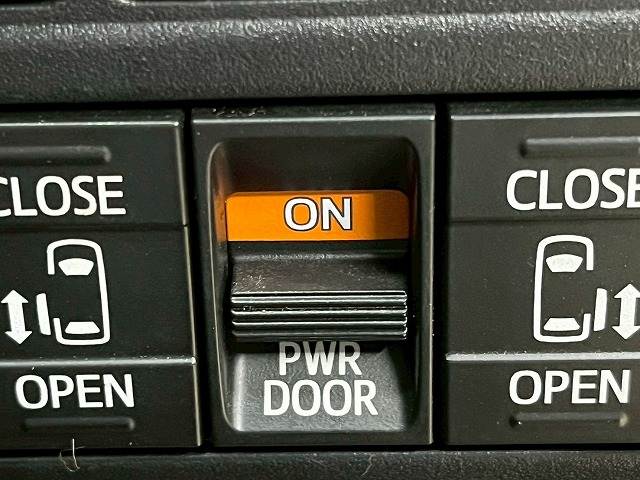 トヨタ ノアハイブリッドの画像11