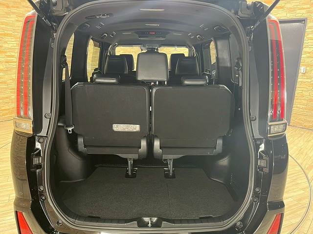 トヨタ ノアハイブリッドの画像13