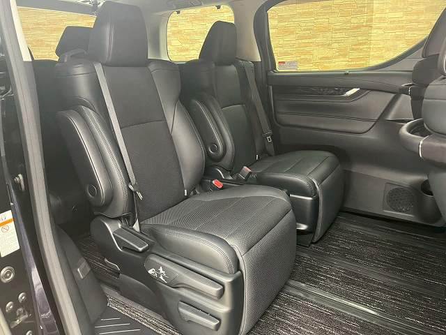 トヨタ ヴェルファイアハイブリッドの画像6