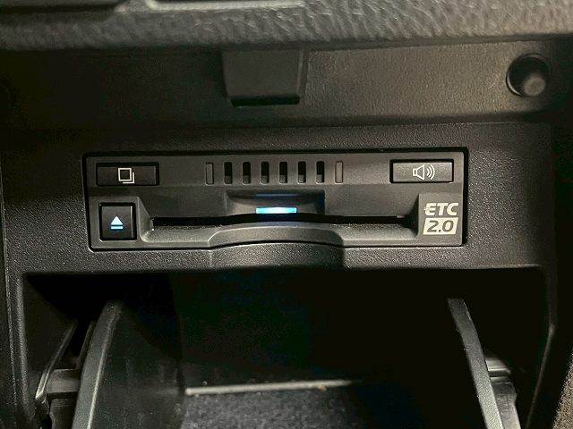 トヨタ ヴェルファイアハイブリッドの画像12