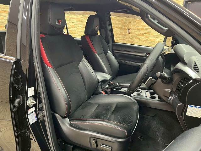 ハイラックスZ“GR SPORT” 内装他