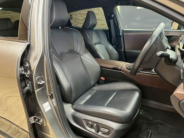 クラウンクロスオーバーG “Advanced・Leather Package” 内装他