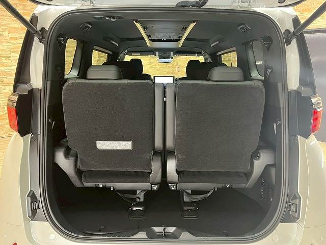 トヨタ アルファードハイブリッドの画像13