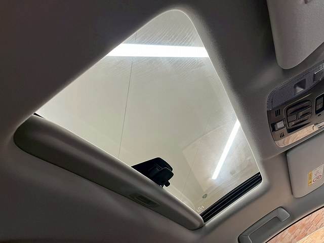 トヨタ アルファードハイブリッドの画像7