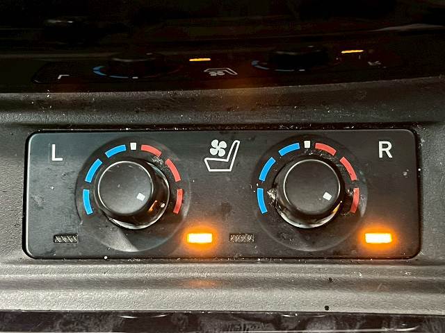 トヨタ アルファードハイブリッドの画像9