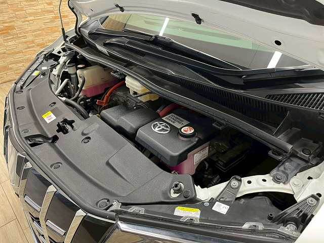 トヨタ アルファードハイブリッドの画像18