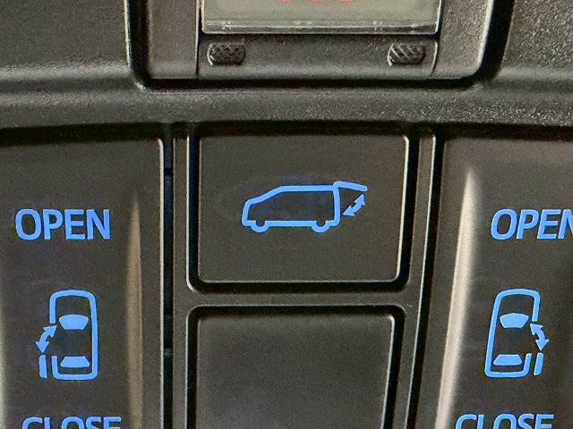 トヨタ ヴェルファイアハイブリッドの画像11