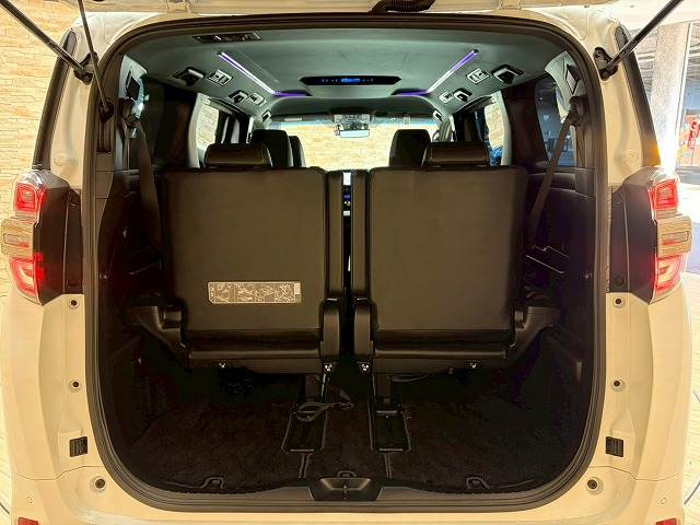 トヨタ ヴェルファイアハイブリッドの画像13