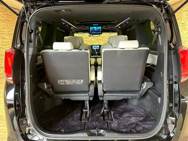 トヨタ アルファードハイブリッドの画像13