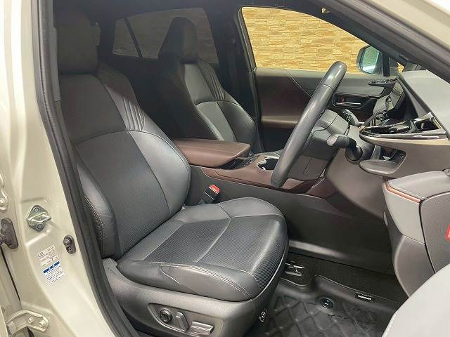 ハリアーハイブリッドZ “Leather Package” 内装他