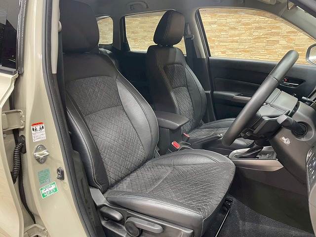 エスクードハイブリッド 内装他