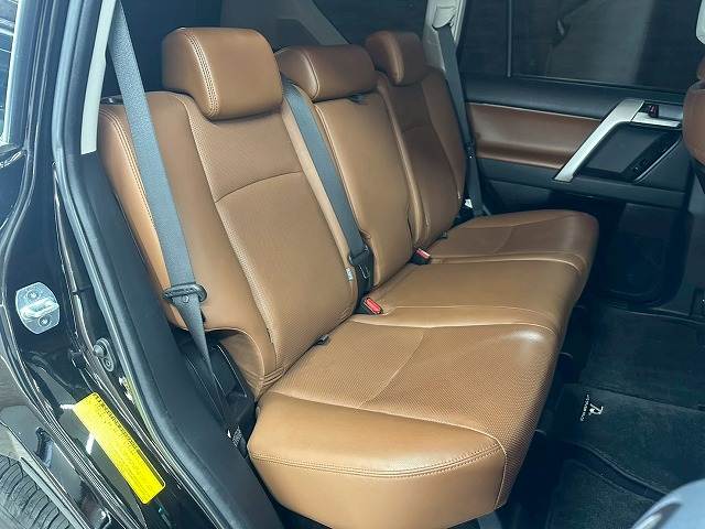 ランドクルーザープラドTX“Lパッケージ・70th ANNIVERSARY LIMITED” 内装他