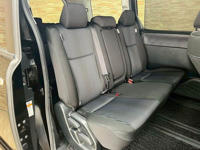 ヴォクシーZS“煌II” 内装他