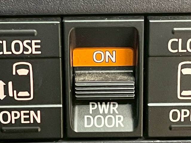 トヨタ ヴォクシーの画像9