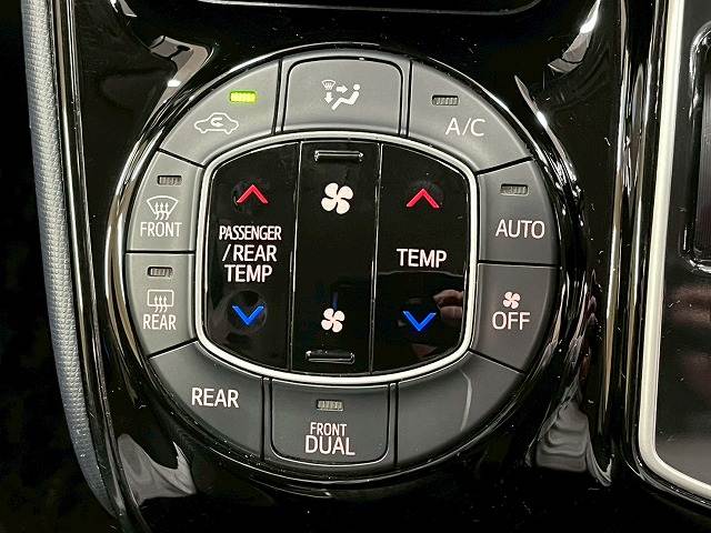 トヨタ ヴォクシーの画像10