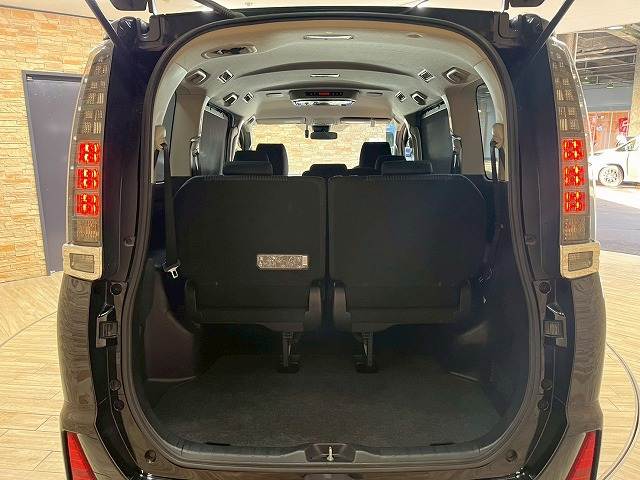 トヨタ ヴォクシーの画像13