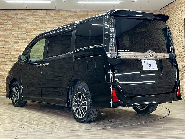 トヨタ ヴォクシーの画像17