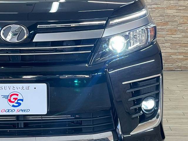 トヨタ ヴォクシーの画像20