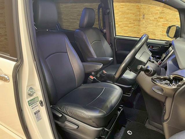 トヨタ&nbsp;ヴォクシーの画像5