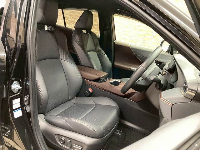 ハリアーZ “Leather Package” 内装他