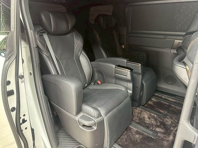 トヨタ&nbsp;ヴェルファイアハイブリッドの画像6