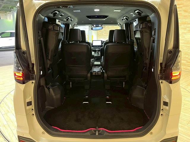 トヨタ&nbsp;ヴォクシーの画像13