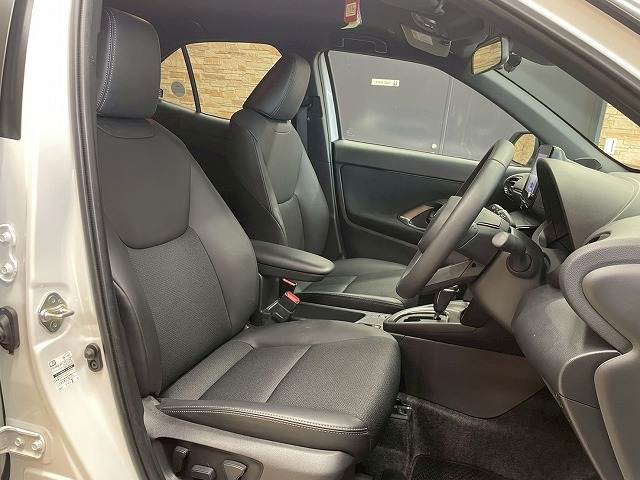 ヤリスクロスZ 内装他