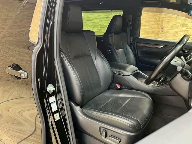 トヨタ&nbsp;アルファードハイブリッドの画像5