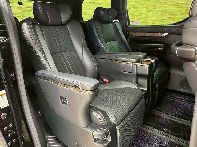 トヨタ&nbsp;アルファードハイブリッドの画像6