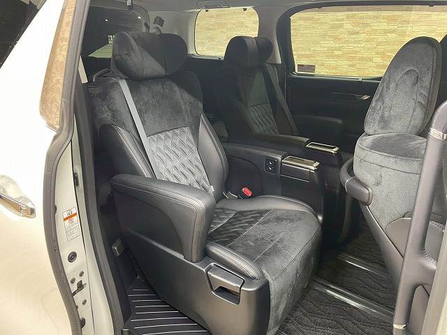 トヨタ&nbsp;ヴェルファイアの画像6