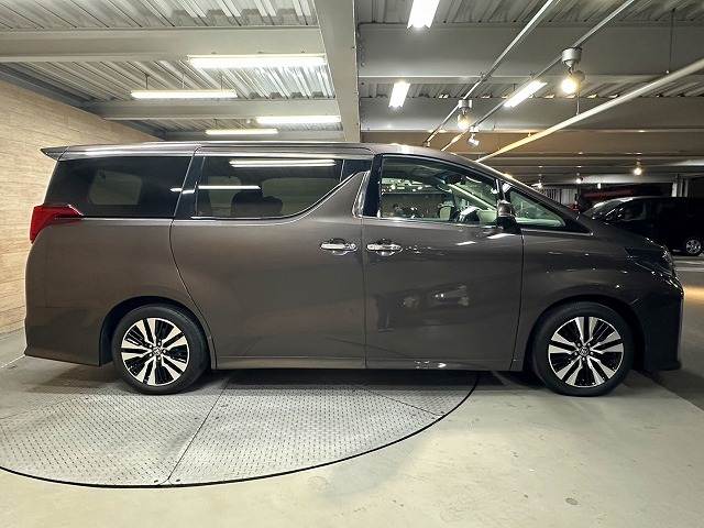 トヨタ アルファードの画像18