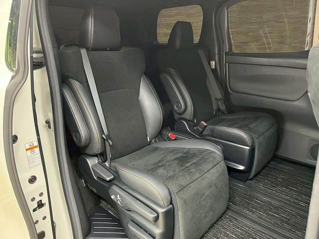 トヨタ&nbsp;アルファードの画像6