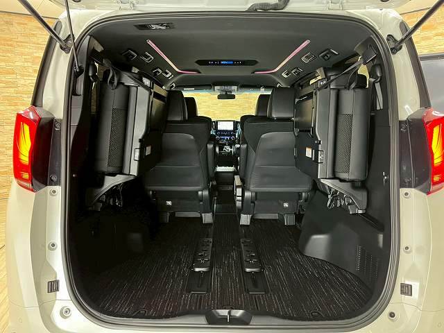 トヨタ&nbsp;アルファードの画像13