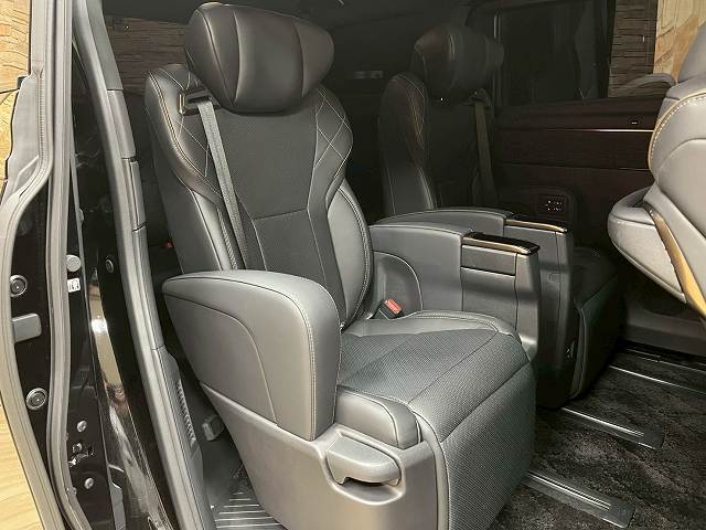 ヴェルファイアハイブリッドZ Premier 内装他