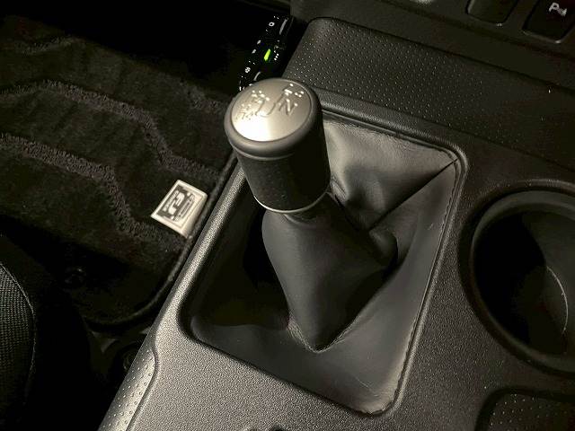トヨタ&nbsp;FJクルーザーの画像8