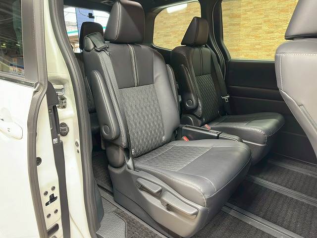 トヨタ&nbsp;ノアハイブリッドの画像6