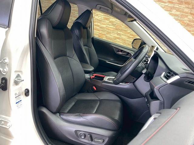 RAV4Adventure “OFFROAD package” 内装他